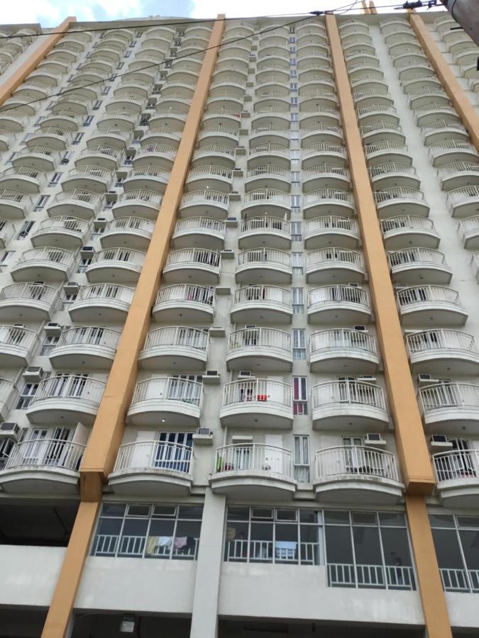 Condominium With Swimming Pool And Viewing Deck Tagaytay City Exterior foto